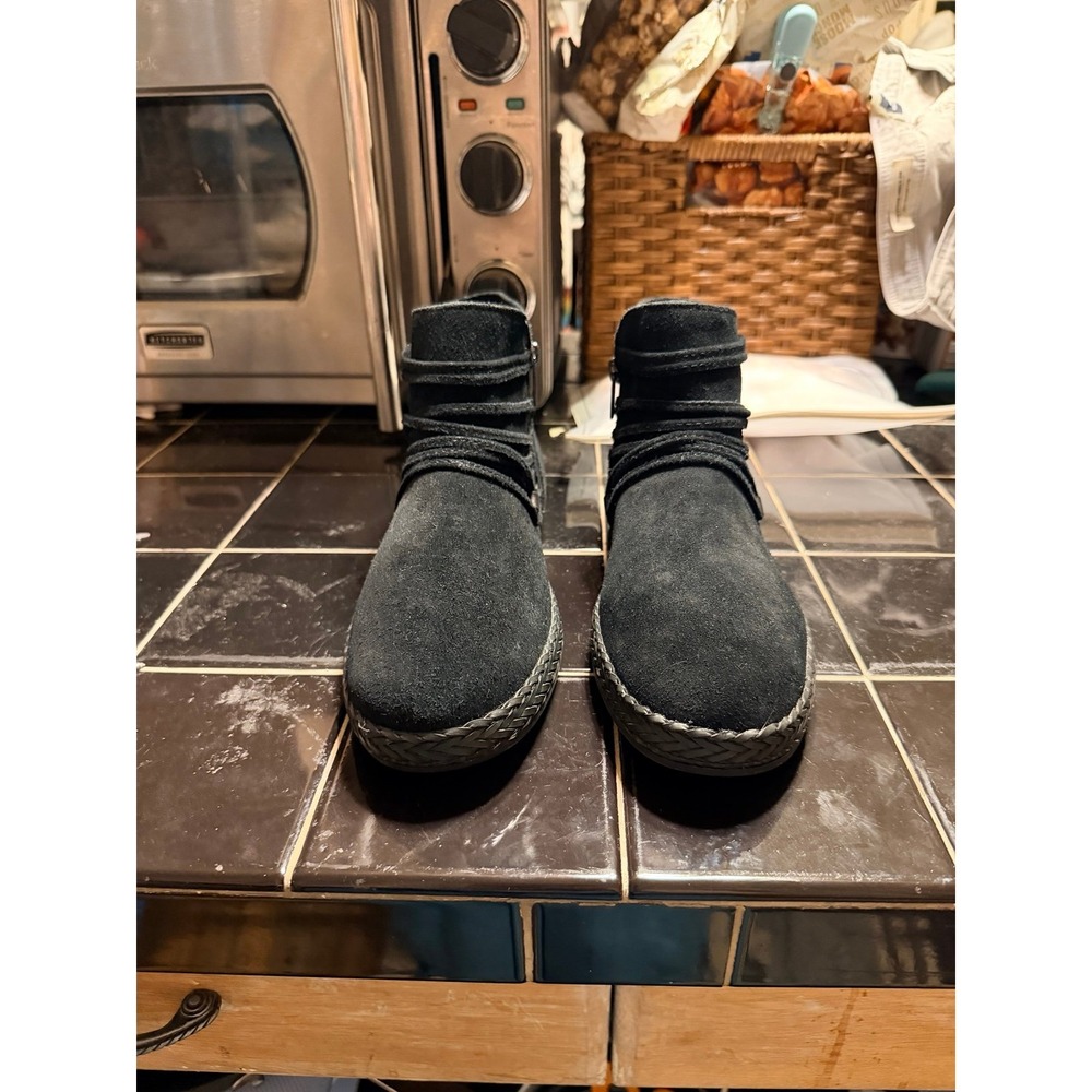 UGG Women’s Black Suede Ankle Boots Size 9 Side Zip Wrap Strap Comfort Booties